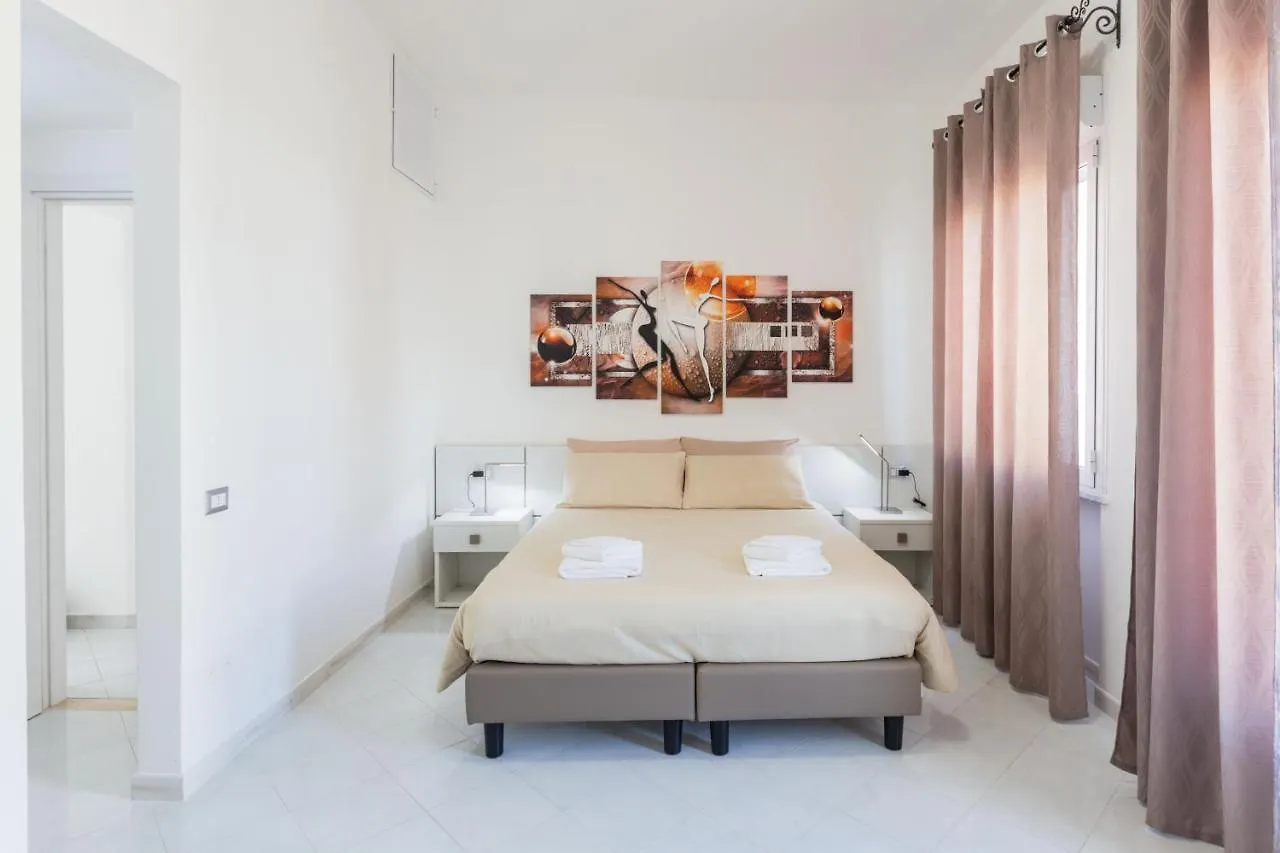 Nue Rooms Cagliari 3*,  Italy