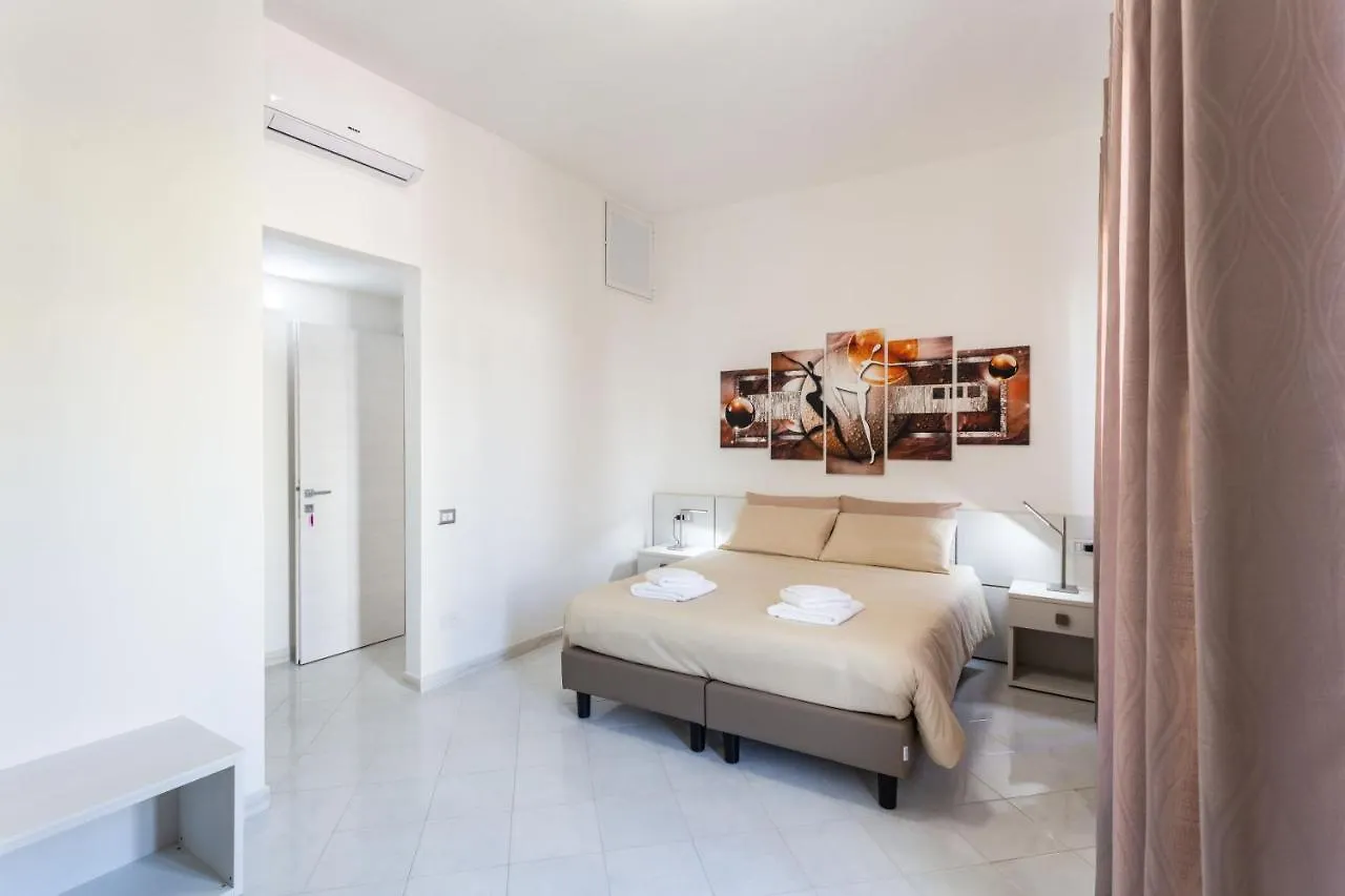Nue Rooms Cagliari 3*,